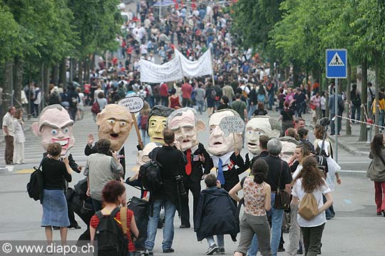 919 - Lausanne jeudi 29 mai 2003. Entre 5000 et 8000 personnes ont manifests.