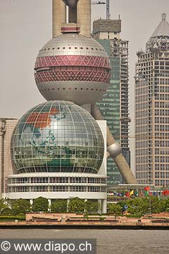 10014 - Photo :  Shanghai, district de Pudong, quartier des affaires, la tour de la perle de l\'Orient - TV Pearl Tower - Chine, China