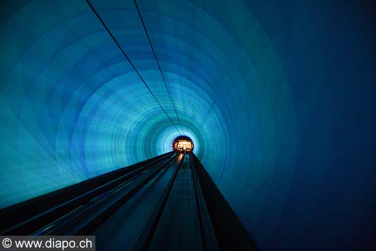 10056 - Photo :  Shanghai, tunnel sou le Bund - Chine, China