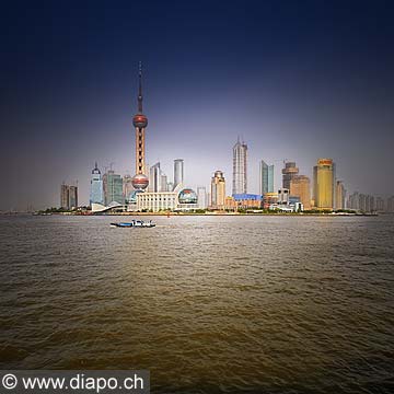 10322 - Photo :  Shanghai, district de Pudong, quartier des affaires, la tour de la perle de l\'Orient - TV Pearl Tower - Chine, China