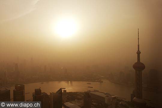 10324 - Photo :  Shanghai, district de Pudong, quartier des affaires, la tour de la perle de l\'Orient - TV Pearl Tower - Chine, China