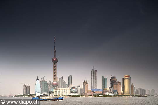 10330 - Photo :  Shanghai, district de Pudong, quartier des affaires, la tour de la perle de l\'Orient - TV Pearl Tower - Chine, China