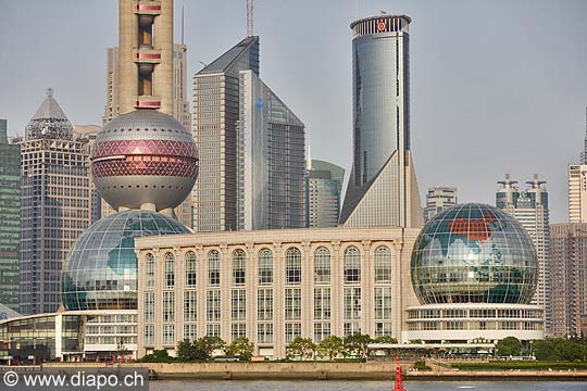 10332 - Photo :  Shanghai, district de Pudong, quartier des affaires, la tour de la perle de l\'Orient - TV Pearl Tower - Chine, China