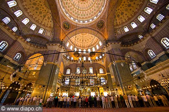 10834 - Photo : Istanbul, Turquie, Mosque Yeni Cami - The Yeni Mosque, New Mosque or Mosque of the Valide Sultan - Turkish  Yeni Cami, Yeni Valide Camii