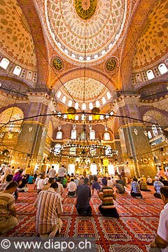 10855 - Photo : Istanbul, Turquie, Mosque Yeni Cami - The Yeni Mosque, New Mosque or Mosque of the Valide Sultan - Turkish  Yeni Cami, Yeni Valide Camii