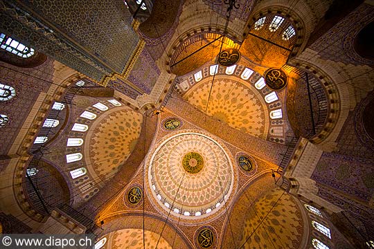 10864 - Photo : Istanbul, Turquie, Mosque Yeni Cami - The Yeni Mosque, New Mosque or Mosque of the Valide Sultan - Turkish  Yeni Cami, Yeni Valide Camii