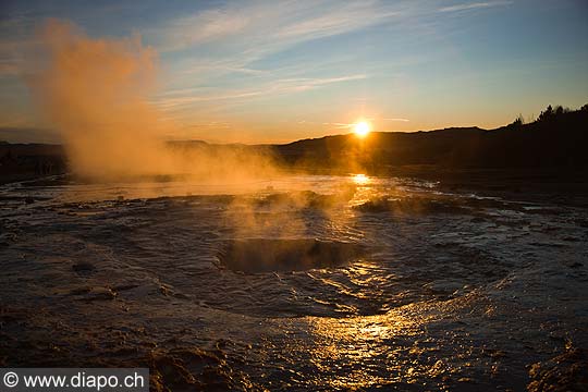 10915 - Photo : Islande, terre de glace - Geysir, geyser