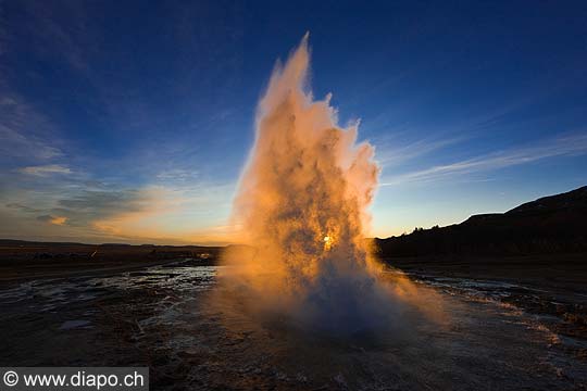 10920 - Photo : Islande, terre de glace - Geysir, geyser