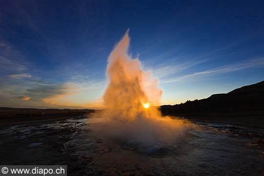 10921 - Photo : Islande, terre de glace - Geysir, geyser