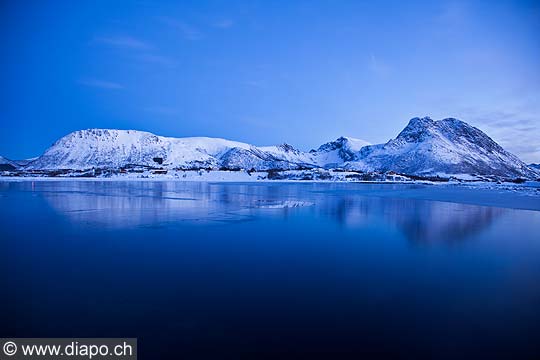 11114 - Photo :  Norvge,  Arctique, les Lofoten, village de Myre