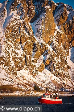 11145 - Photo :  Norvge,  Arctique, les Lofoten, village de svolvaer sur l\'le de Austvagoy