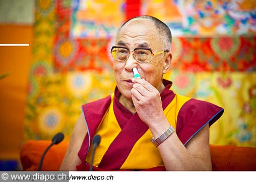 12623 - Photo: Tenzin Gyatso, le dala-lama, le plus haut chef spirituel du Tibet  Lausanne en Suisse