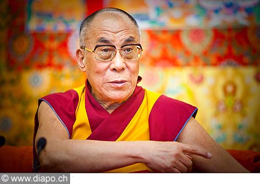 12627 - Photo: Tenzin Gyatso, le dala-lama, le plus haut chef spirituel du Tibet  Lausanne en Suisse