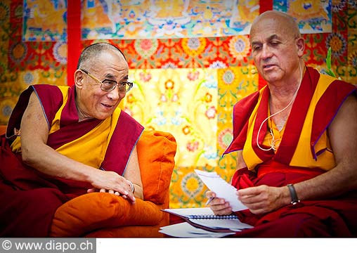 12635 - Photo: Tenzin Gyatso, le dala-lama, le plus haut chef spirituel du Tibet  Lausanne en Suisse