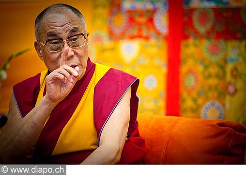 12642 - Photo: Tenzin Gyatso, le dala-lama, le plus haut chef spirituel du Tibet  Lausanne en Suisse