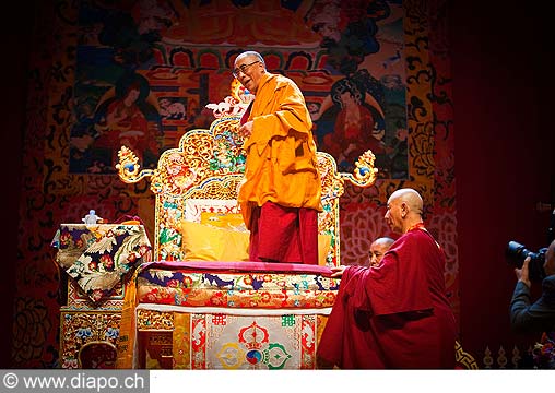 12654 - Photo: Tenzin Gyatso, le dala-lama, le plus haut chef spirituel du Tibet  Lausanne en Suisse