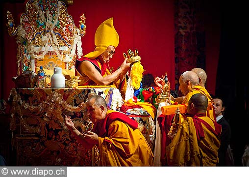 12672 - Photo: Tenzin Gyatso, le dala-lama, le plus haut chef spirituel du Tibet  Lausanne en Suisse