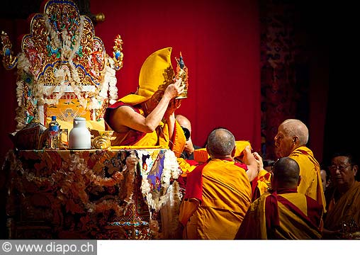 12673 - Photo: Tenzin Gyatso, le dala-lama, le plus haut chef spirituel du Tibet  Lausanne en Suisse