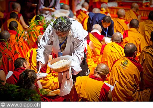 12685 - Photo: Tenzin Gyatso, le dala-lama, le plus haut chef spirituel du Tibet  Lausanne en Suisse