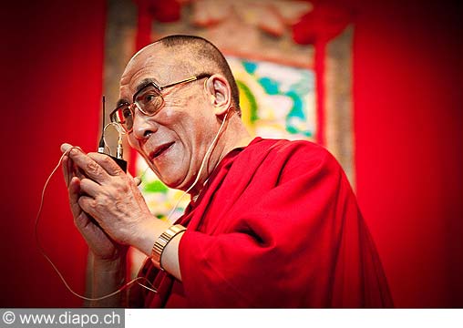 12708 - Photo: Tenzin Gyatso, le dala-lama, le plus haut chef spirituel du Tibet  Lausanne en Suisse