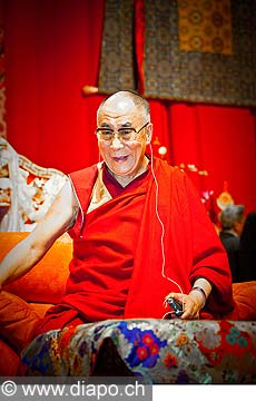 12709 - Photo: Tenzin Gyatso, le dala-lama, le plus haut chef spirituel du Tibet  Lausanne en Suisse