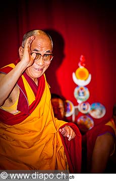 12748 - Photo: Tenzin Gyatso, le dala-lama, le plus haut chef spirituel du Tibet  Lausanne en Suisse