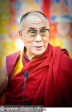 12750 - Photo: Tenzin Gyatso, le dala-lama, le plus haut chef spirituel du Tibet  Lausanne en Suisse