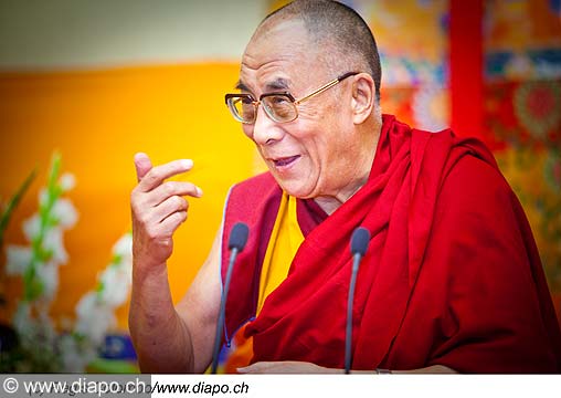 12762 - Photo: Tenzin Gyatso, le dala-lama, le plus haut chef spirituel du Tibet  Lausanne en Suisse