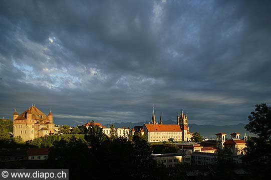 4467 - Le Château et la Cathédrale de Lausanne