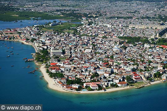 7547 - Photo : vue arienne de l'le de Zanzibar - Stone Town - Tanzanie -  Afrique