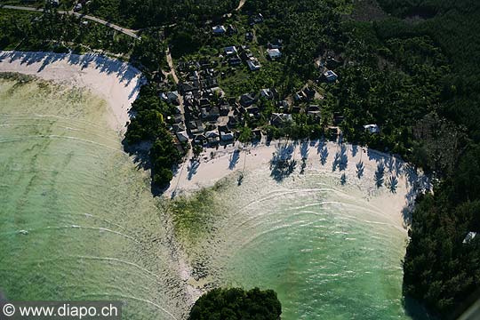 7577 - Photo : vue arienne de l'le de Zanzibar - Tanzanie - Afrique