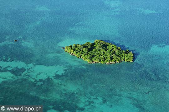 7597 - Photo : vue arienne de l'le de Zanzibar - Tanzanie - Afrique