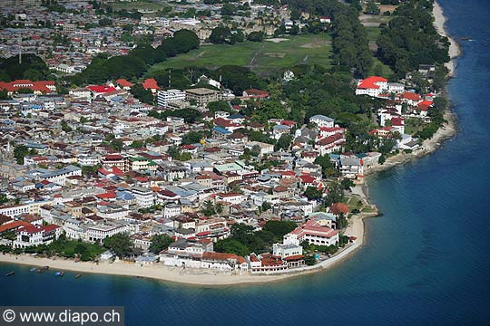 7610 - Photo : vue arienne de l'le de Zanzibar - Stone Town - Tanzanie -  Afrique