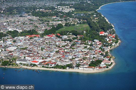 7611 - Photo : vue arienne de l'le de Zanzibar - Stone Town - Tanzanie -  Afrique