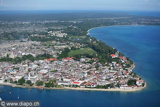 7613 - Photo : vue arienne de l'le de Zanzibar - Stone Town - Tanzanie -  Afrique