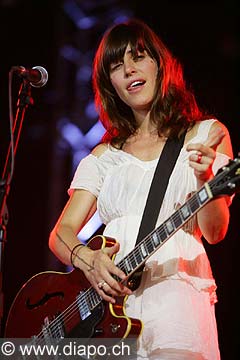 8020 - Photo de musique, spectacle et concert : Feist au Palo festival de Nyon - 2005