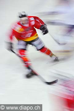 8462 - Suisse - Lausanne, patinoire de Malley - joueur de hockey - sport