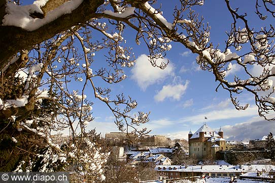 8464 - Suisse - Lausanne sous la neige et le Château