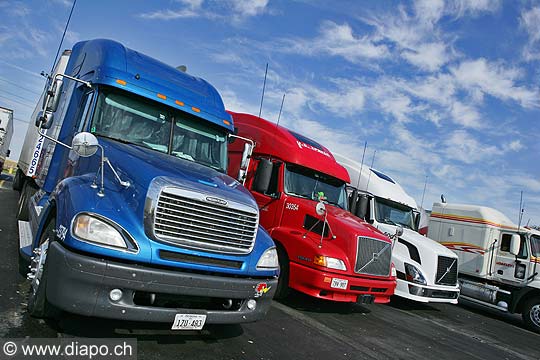 9157 - Photo : USA, Etats-Unis,camions