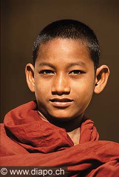 9215 - Photo : Asie - Birmanie - Burma - Myanmar - Asia - jeune moine