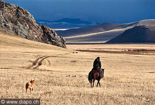 9305 - Photo : Asie - Mongolie, Mongolia - Asia - Le cavalier et son chien