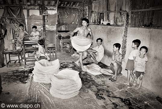 9343 - Photo : Asie - Vietnam - Asia - fabrique de gallettes de riz