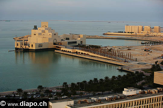 9551 - Photo : mirats arabes - Doha, capitale de L'tat du Qatar dans le golfe Persique de la pninsule Arabique - muse d'Art Islamique de Doha