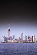 10335 - Photo :  Shanghai, district de Pudong, quartier des affaires, la tour de la perle de l\'Orient - TV Pearl Tower - Chine, China