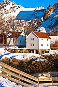 11140 - Photo :  Norvge,  Arctique, les Lofoten, village de svolvaer sur l\'le de Austvagoy