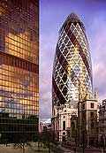 5041 - Photo : Londres, Angleterre - building Swiss Re, 300 millions de livres...