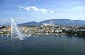 8069 - Photo : Suisse - Ville de Genve - jet d'eau et Salve - lac Lman - Geneva