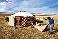 9304 - Photo : Asie - Mongolie, Mongolia - Asia - Montage d'une yourte